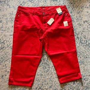 New with tags red denim capris!